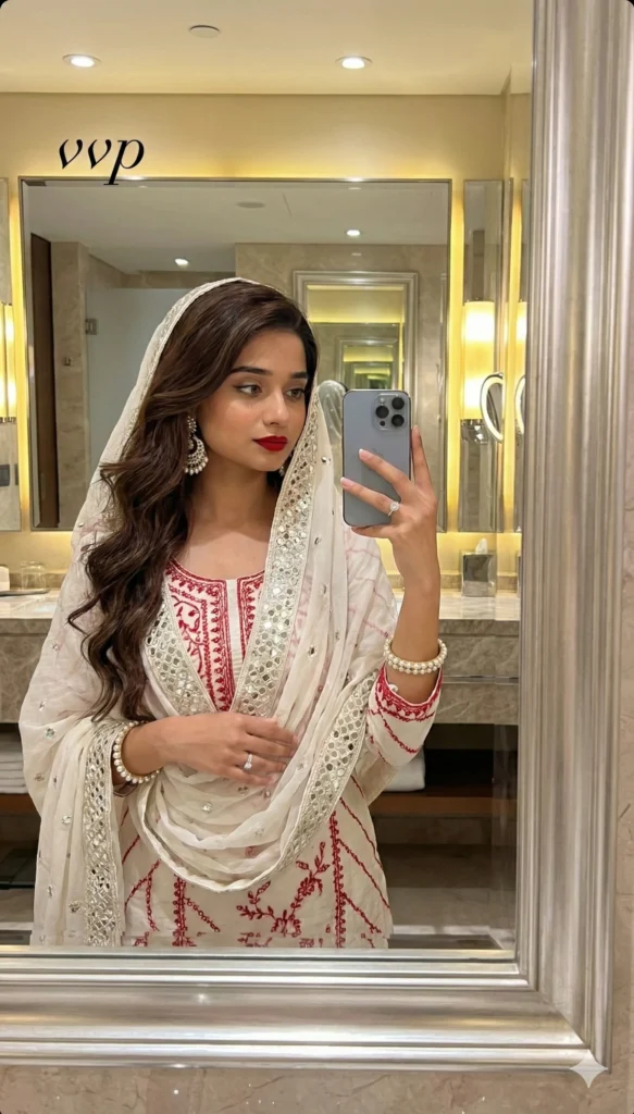 3mirror selfie prompt for girl